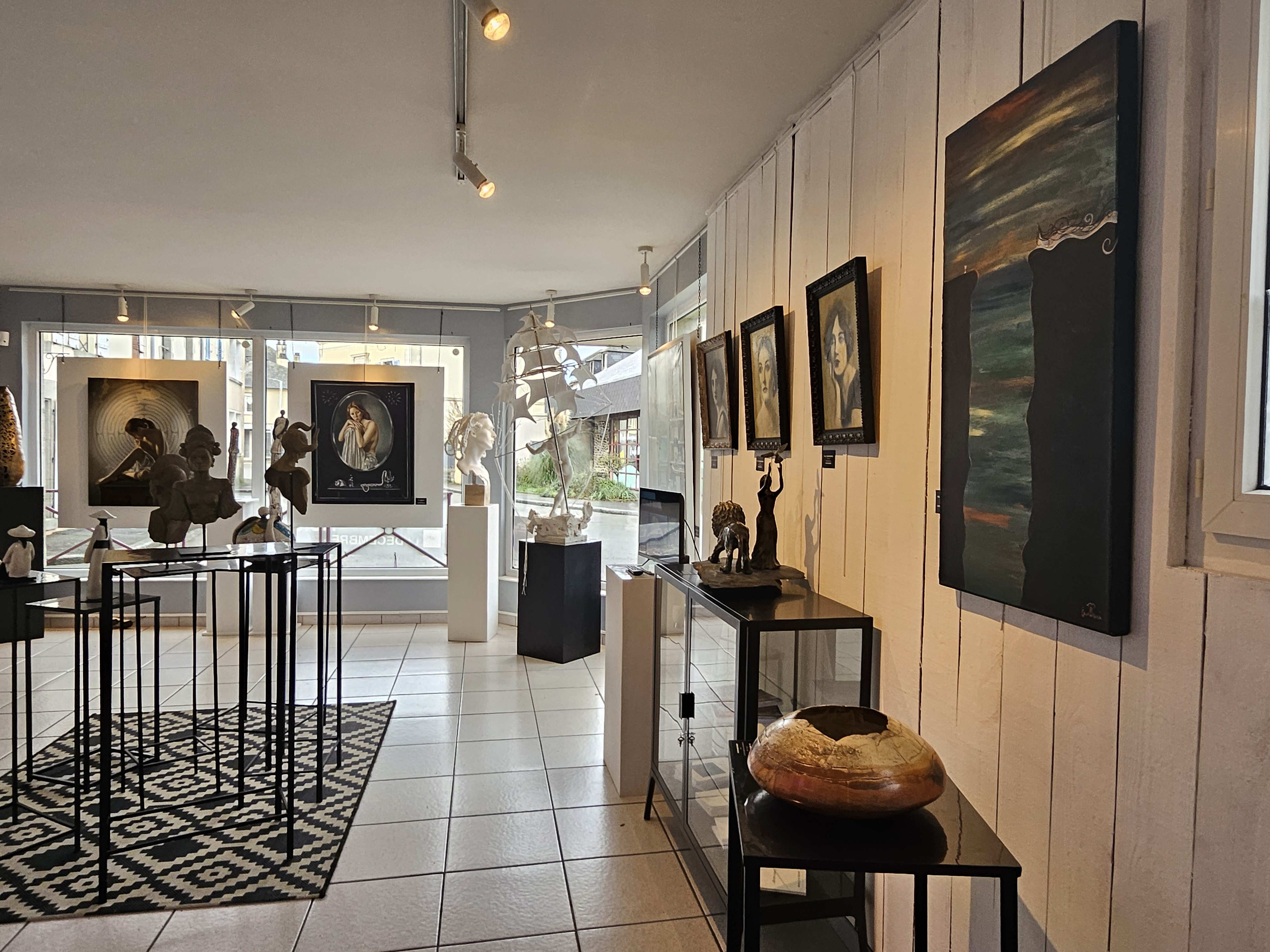 Majestic Gallery Montsûrs